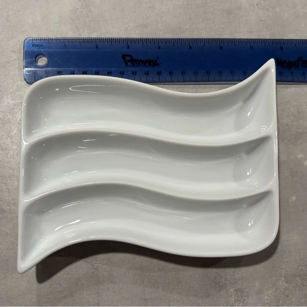 Crate & Barrel White Porcelain Wave Appetizer Olive Cracker Plate Tray Dish
